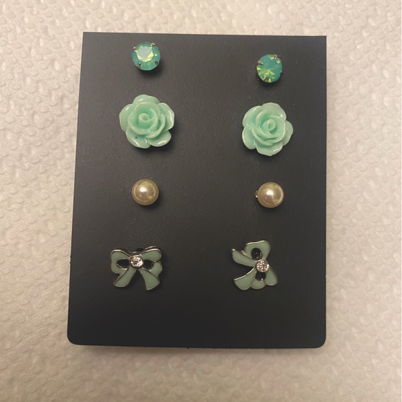 Earring Set - Picture 1 of 1